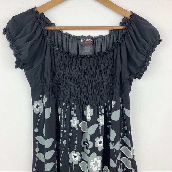 Hot Tempered Fitted Bust Cap Sleeve Scoop Neck Top - Picture 3 of 12
